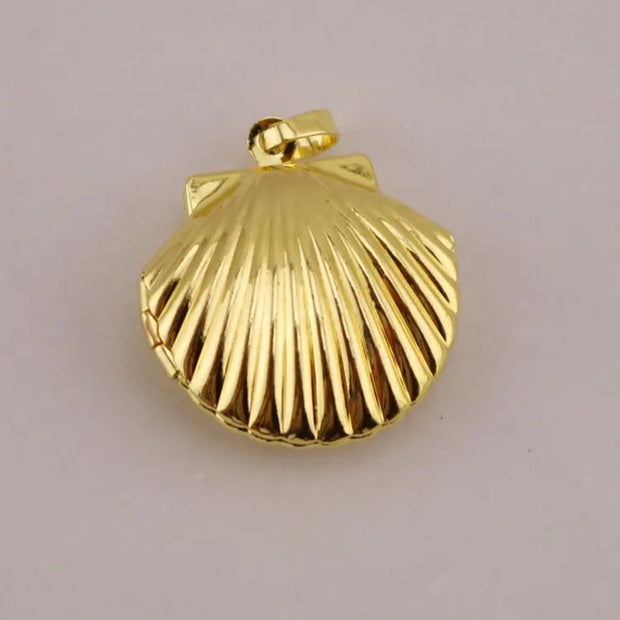 Clam Locket